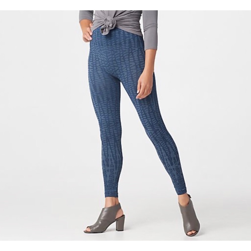 Spanx NWT Look at me now leggings, indigo geo, S/P